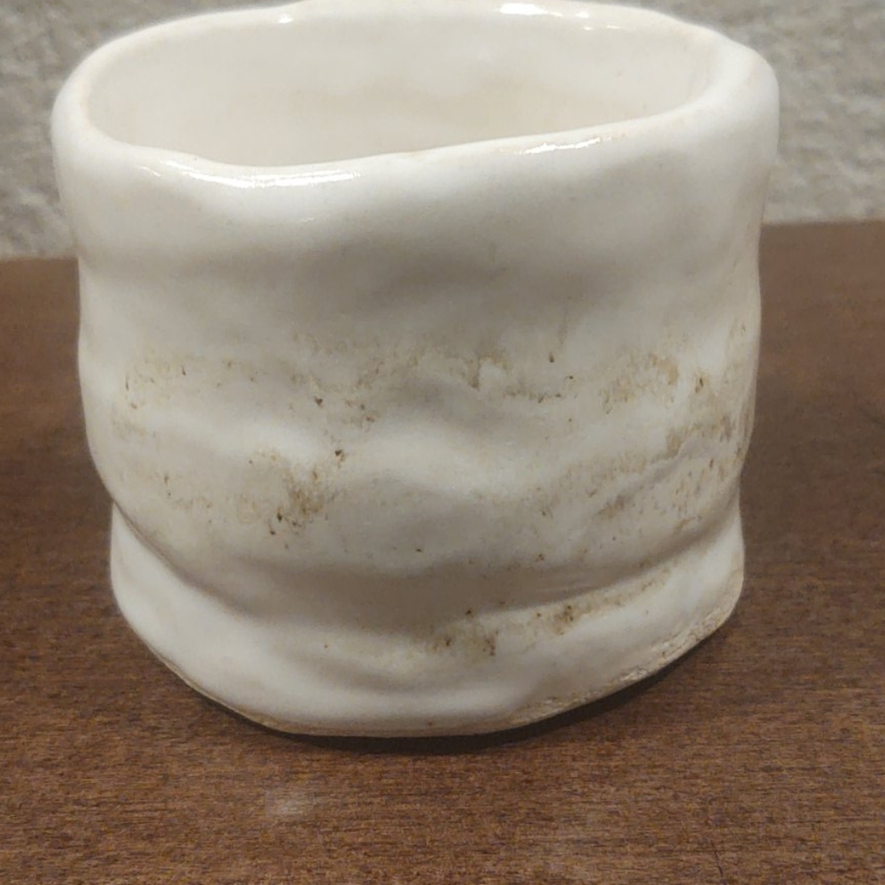 Handmade white pot - Picture 3 of 3